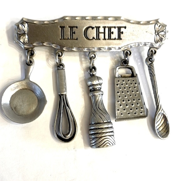 Vintage Jonette LE CHEF brooch pin with dangle kitchen utensils JJ stamped - Picture 2 of 9